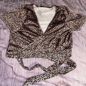 Leopard crop wrap top